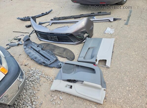 5TDKZ3DC9JS951042 2018 TOYOTA SIENNA Gray Widok naklejki z numerem VIN