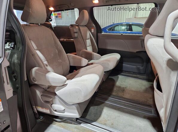 5TDKZ3DCXJS928532 2018 TOYOTA SIENNA Gray Widok wnętrza z tyłu