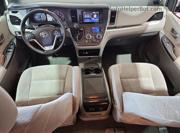 5TDKZ3DCXJS928532 2018 TOYOTA SIENNA Gray Widok deski rozdzielczej