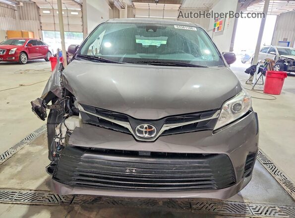 5TDKZ3DCXJS928532 2018 TOYOTA SIENNA Gray Widok z przodu
