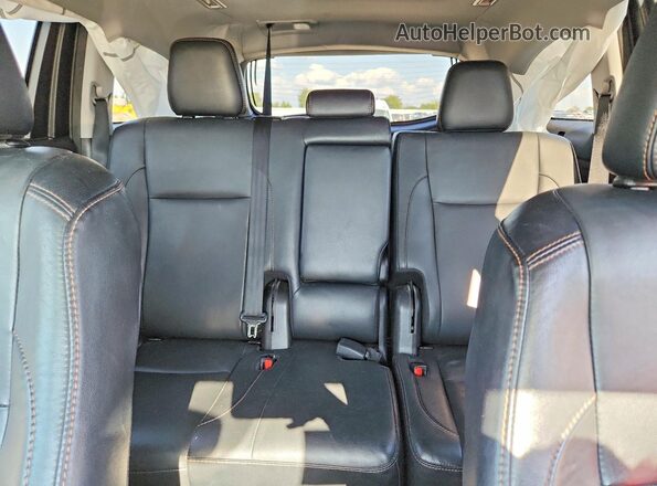 5TDKZRFH0JS279464 2018 TOYOTA HIGHLANDER Silver Widok tylnych siedzeń
