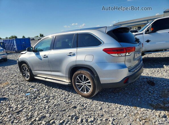5TDKZRFH0JS279464 2018 TOYOTA HIGHLANDER Silver Tył lewy