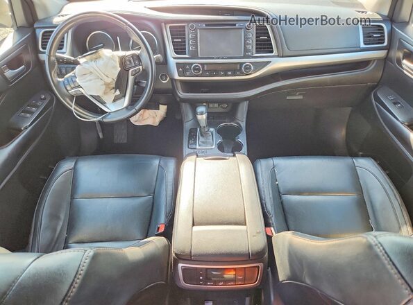 5TDKZRFH0JS279464 2018 TOYOTA HIGHLANDER Silver Widok deski rozdzielczej