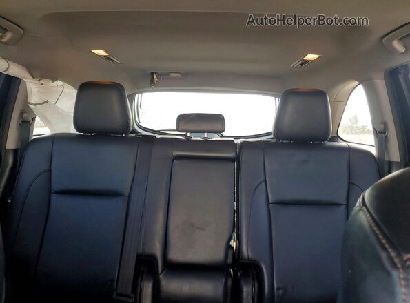 5TDKZRFH0KS565235 2019 TOYOTA HIGHLANDER White Rear seats view