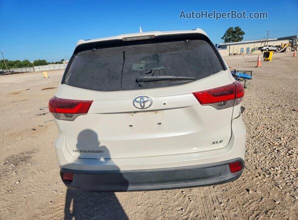 5TDKZRFH1HS515002 2017 TOYOTA HIGHLANDER White Widok z tyłu