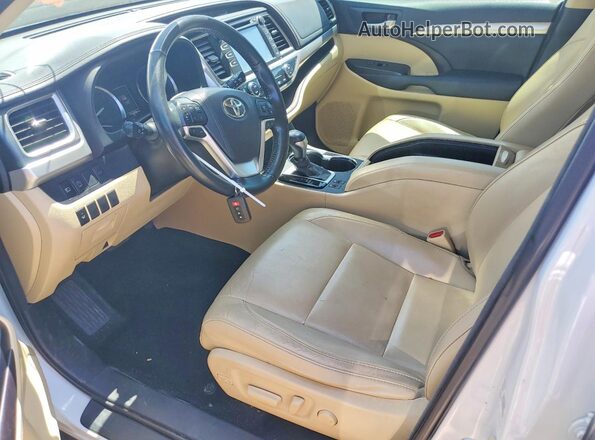 5TDKZRFH2HS196693 2017 TOYOTA HIGHLANDER White Vista interior delantera