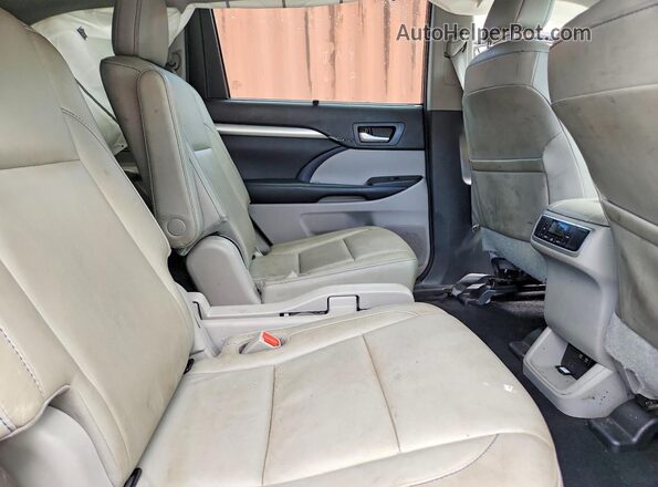 5TDKZRFH2JS545177 2018 TOYOTA HIGHLANDER Black Rear interior view