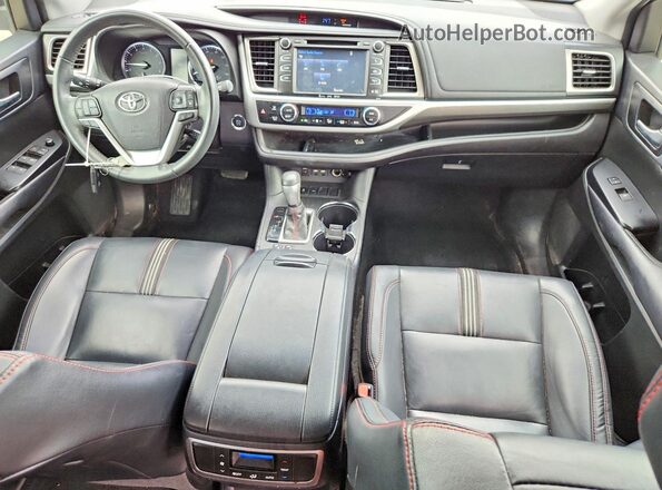 5TDKZRFH3KS340226 2019 TOYOTA HIGHLANDER Серебряный Вид панели приборов