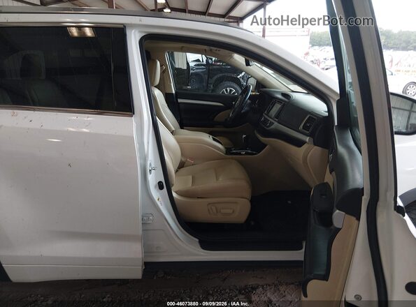 5TDKZRFH5HS508893 2017 TOYOTA HIGHLANDER White Вид салону спереду