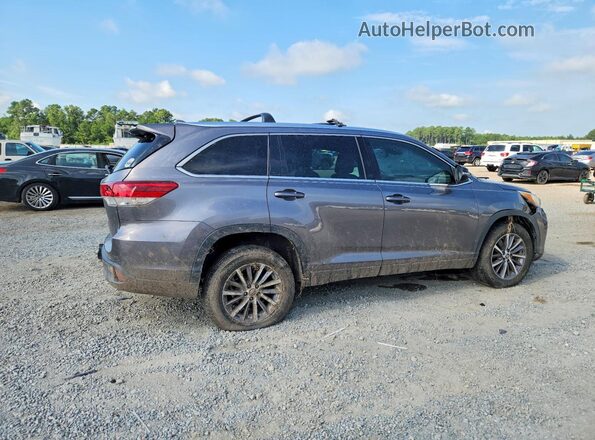 5TDKZRFH6JS542945 2018 TOYOTA HIGHLANDER Charcoal Rear right