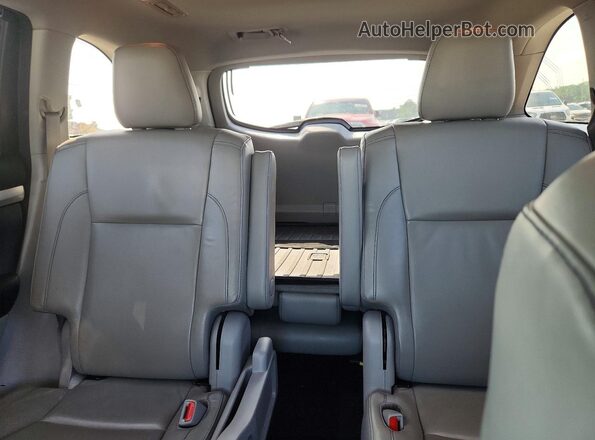 5TDKZRFH6JS542945 2018 TOYOTA HIGHLANDER Charcoal Rear seats view