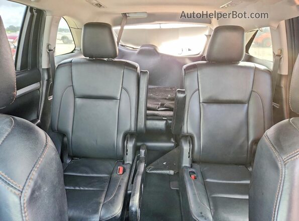 5TDKZRFH8KS339766 2019 TOYOTA HIGHLANDER White Widok tylnych siedzeń