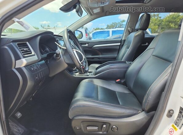 5TDKZRFH8KS339766 2019 TOYOTA HIGHLANDER White 
