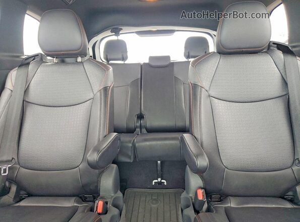 5TDXRKEC1RS206196 2024 TOYOTA SIENNA White Rear seats view