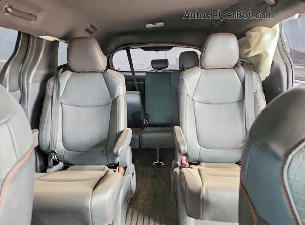 5TDXSKFC0MS032259 2021 TOYOTA SIENNA White Widok tylnych siedzeń