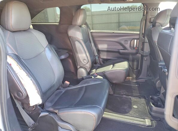 5TDXSKFC5MS001363 2021 TOYOTA SIENNA White Widok wnętrza z tyłu