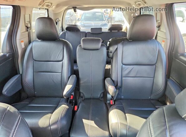 5TDXZ3DC1HS864512 2017 TOYOTA SIENNA Черный Вид задних сидений