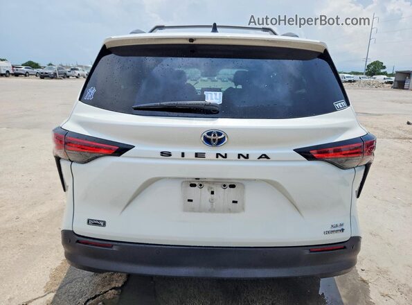 5TDYRKEC0MS002728 2021 TOYOTA SIENNA White Rear view