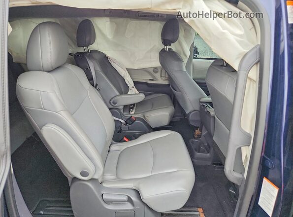 5TDYRKEC0MS028357 2021 TOYOTA SIENNA Blue Rear interior view