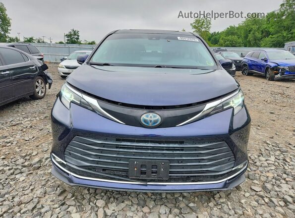 5TDYRKEC0MS028357 2021 TOYOTA SIENNA Blue Front view