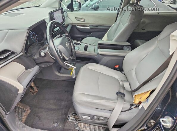 5TDYRKEC0MS028357 2021 TOYOTA SIENNA Blue Front interior view