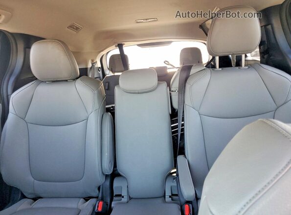 5TDYRKEC0TS291768 2026 TOYOTA SIENNA Black Вид задньої частини салону