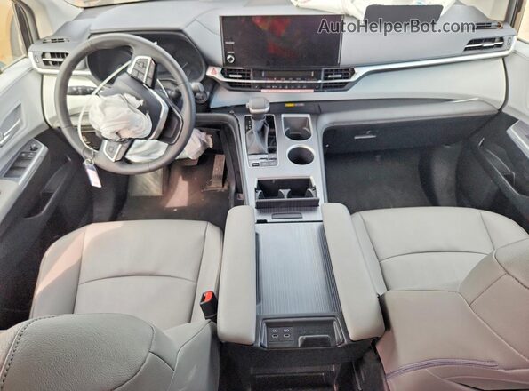 5TDYRKEC0TS291768 2026 TOYOTA SIENNA Black Вид щитка приладів