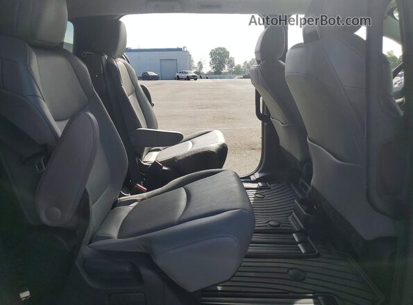 5TDYRKEC2TS293456 2026 TOYOTA SIENNA Black Rear interior view