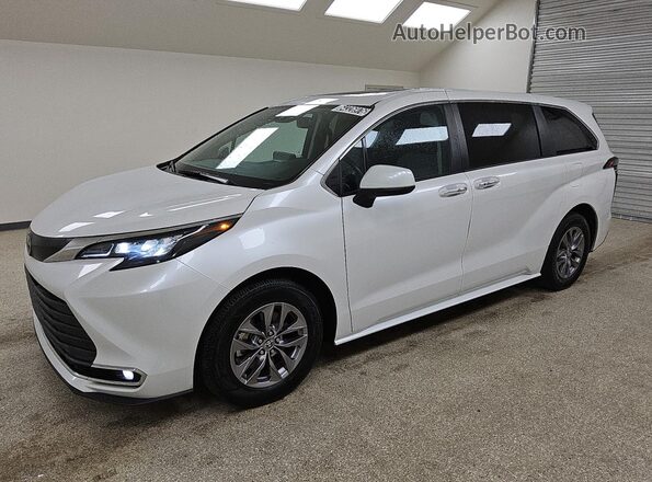 5TDYRKEC8RS187747 2024 TOYOTA SIENNA White 