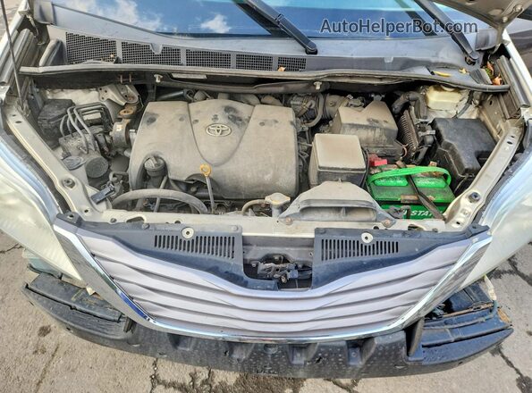 5TDYZ3DC3HS775321 2017 TOYOTA SIENNA Gold Vista interior trasera