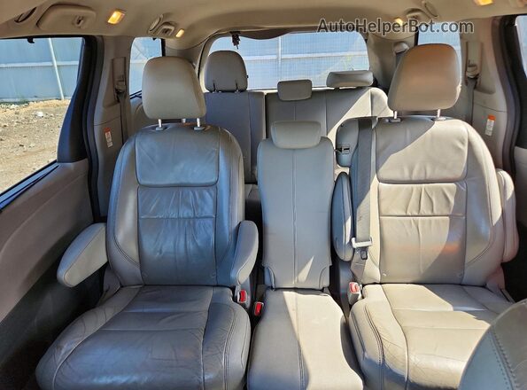 5TDYZ3DC5JS934927 2018 TOYOTA SIENNA Black Вид задніх сидінь