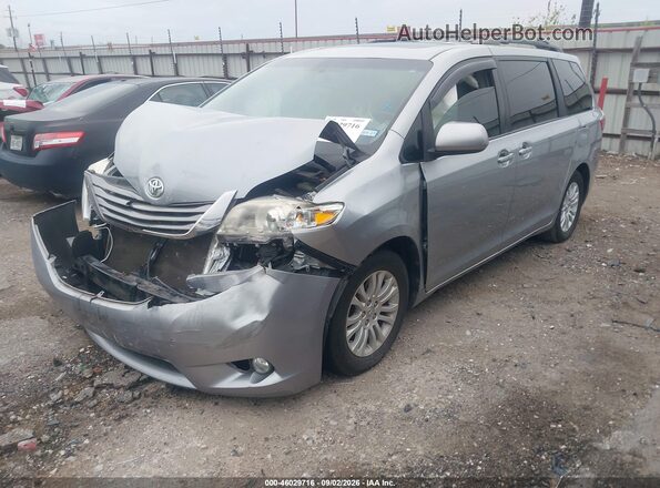 5TDYZ3DC6HS844227 2017 TOYOTA SIENNA Серебряный Передняя левая четверть