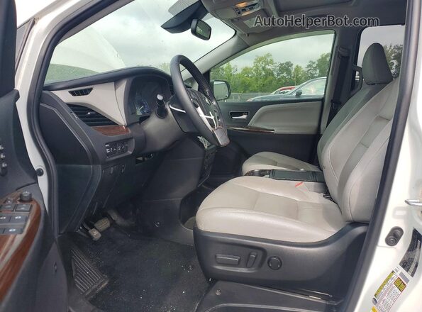 5TDYZ3DC7JS959361 2018 TOYOTA SIENNA White Front interior view