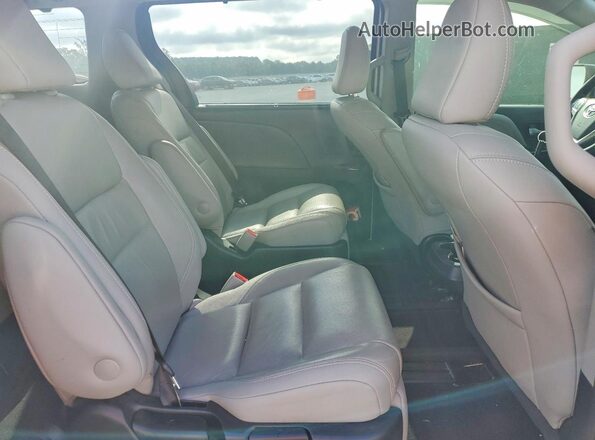 5TDYZ3DC7JS959361 2018 TOYOTA SIENNA White Rear interior view