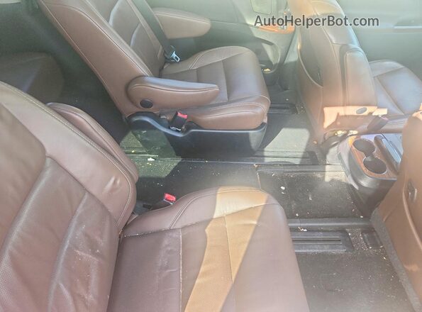 5TDYZ3DC8HS852569 2017 TOYOTA SIENNA Gray Rear interior view