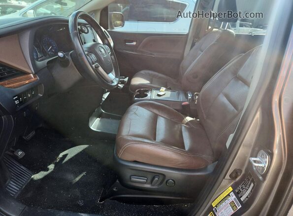 5TDYZ3DC8HS852569 2017 TOYOTA SIENNA Gray Front interior view