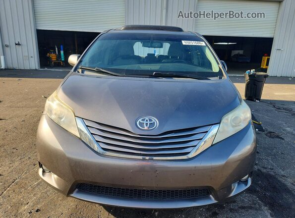 5TDYZ3DCXHS797378 2017 TOYOTA SIENNA Серый Вид спереди