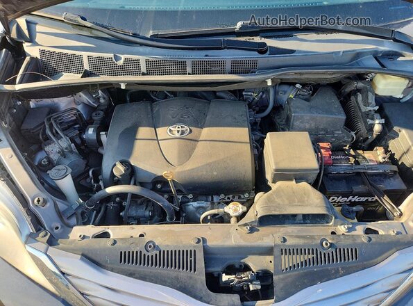 5TDYZ3DCXHS797378 2017 TOYOTA SIENNA Серый Вид подкапотного пространства