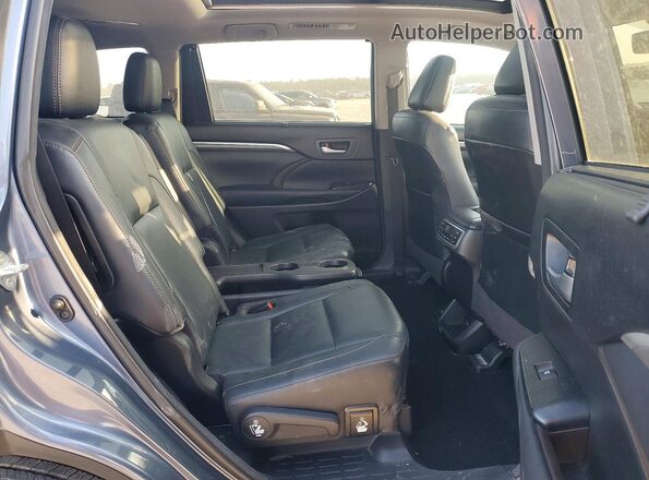 5TDYZRFH2JS234875 2018 TOYOTA HIGHLANDER Blue Widok wnętrza z tyłu