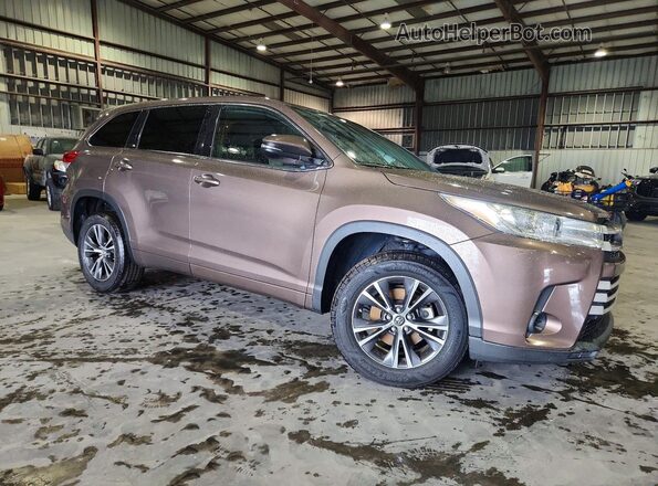 5TDZARFH8JS037852 2018 TOYOTA HIGHLANDER Tan Front right