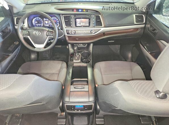 5TDZARFH8JS037852 2018 TOYOTA HIGHLANDER Tan Dashboard view