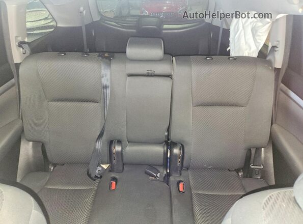 5TDZARFH8JS037852 2018 TOYOTA HIGHLANDER Tan Rear seats view