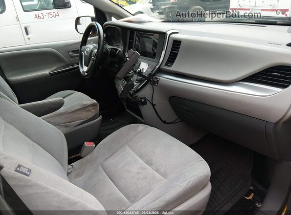 5TDZK3DC8GS695746 2016 TOYOTA SIENNA Yellow Front interior view
