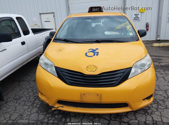 5TDZK3DC8GS695746 2016 TOYOTA SIENNA Yellow Instrument cluster view
