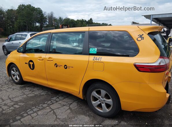 5TDZK3DC8GS695746 2016 TOYOTA SIENNA Yellow 360 interior view