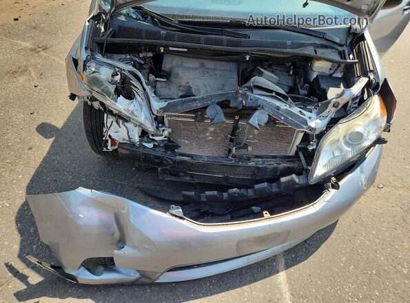 5TDZK3DC8GS695780 2016 TOYOTA SIENNA Silver Engine compartment view