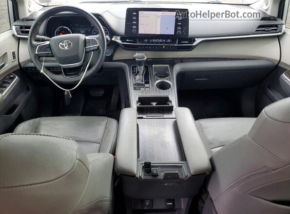 5TDZRKEC7MS005551 2021 TOYOTA SIENNA Silver Առջևի վահանակի տեսք