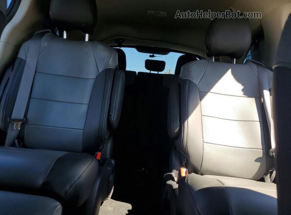 5TDZSKFC8PS087720 2023 TOYOTA SIENNA Серебряный Вид задних сидений