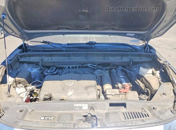 5TDZZRAH6LS009633 2020 TOYOTA HIGHLANDER Silver Вид задньої частини салону
