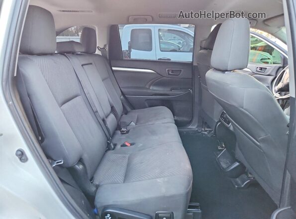 5TDZZRFH6KS303394 2019 TOYOTA HIGHLANDER White Vista interior trasera